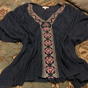 Umgee navy blue flowy top